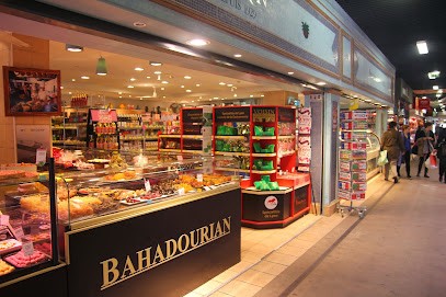 Chocolats Voisin chez Bahadourian Halles de Lyon, Chocolatier à Lyon 03
